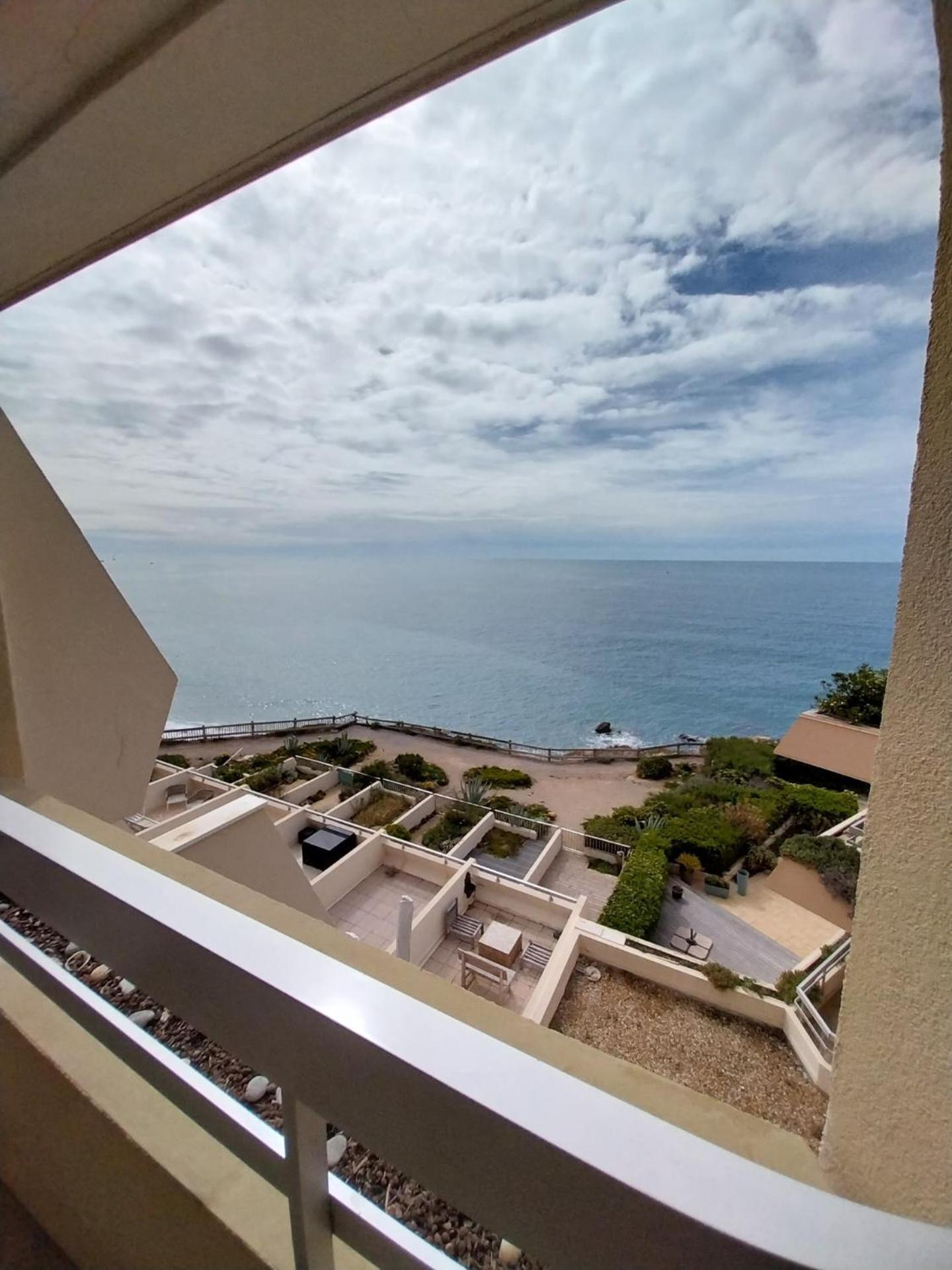Front De Mer 2 Chambres Parking Quartier Corniche سُت المظهر الخارجي الصورة